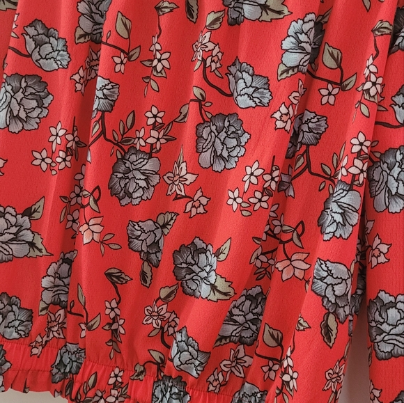 Flowers print off shoulder top- Medium - Picture 5 of 7
